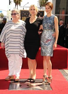 Shailene Woodley feet photo thumbnail
