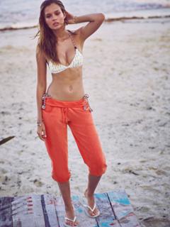 Josephine Skriver feet photo thumbnail