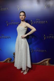 Lily James feet photo thumbnail