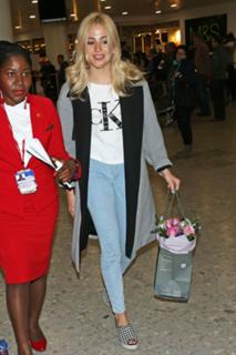 Pixie Lott feet photo thumbnail