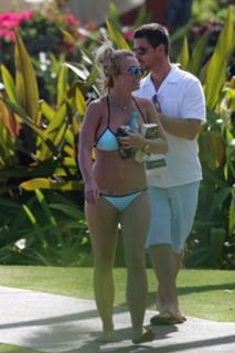 Britney Spears feet photo thumbnail