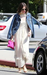 Mandy Moore feet photo thumbnail