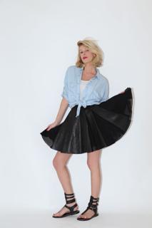 Alessia Marcuzzi feet photo thumbnail