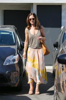 Minka Kelly feet photo thumbnail