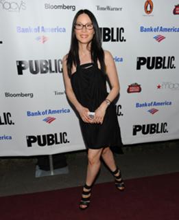 Lucy Liu feet photo thumbnail