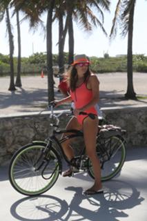 Imogen Thomas feet photo thumbnail