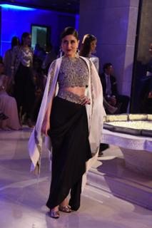 Kareena Kapoor feet photo thumbnail