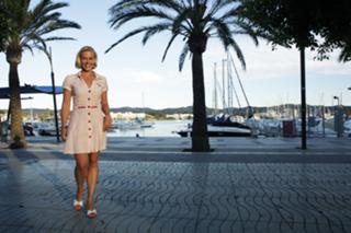 Nina V. Heinemann feet photo 1