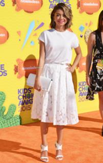 Sarah Hyland feet photo thumbnail