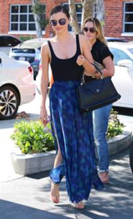 Miranda Kerr feet photo thumbnail