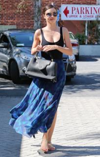Miranda Kerr feet photo thumbnail
