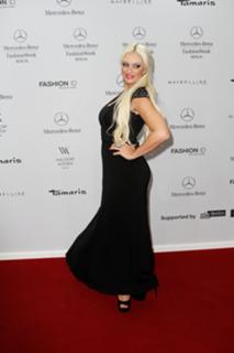 Daniela Katzenberger feet photo thumbnail