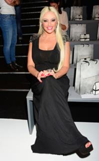 Daniela Katzenberger feet photo thumbnail
