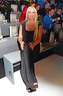 Daniela Katzenberger feet photo thumbnail
