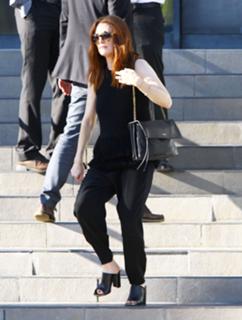 Julianne Moore feet photo thumbnail