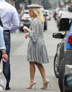 Lady Gaga feet photo thumbnail