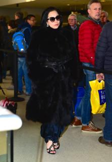 Lady Gaga feet photo thumbnail