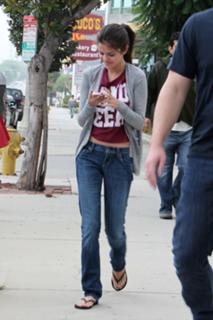 Selena Gomez feet photo thumbnail