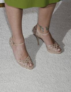 Christina Applegate feet photo thumbnail