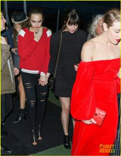 Cara Delevingne feet photo thumbnail