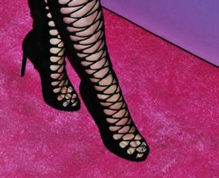 Katy Perry feet photo thumbnail