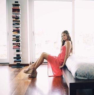 Josie Marie Canseco feet photo thumbnail