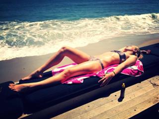 Josie Marie Canseco feet photo thumbnail