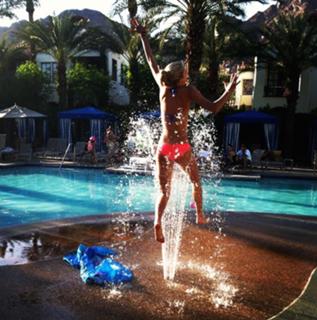 Josie Marie Canseco feet photo thumbnail