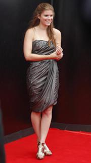 Kate Mara feet photo thumbnail
