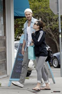 Lea Michele feet photo thumbnail