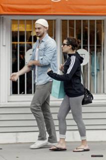Lea Michele feet photo thumbnail