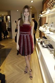 Behati Prinsloo feet photo thumbnail