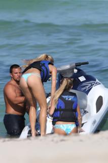 Josie Marie Canseco feet photo thumbnail