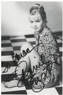 Jennie Garth feet photo thumbnail