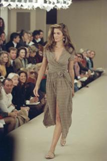 Cindy Crawford feet photo thumbnail