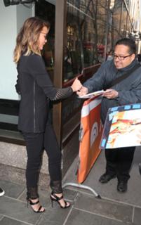 Chrissy Teigen feet photo thumbnail