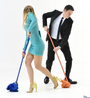 Ilary Blasi feet photo thumbnail