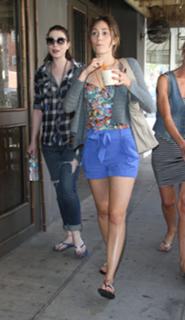 Emmy Rossum feet photo thumbnail