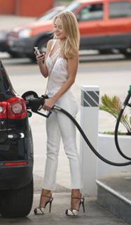Kimberley Garner feet photo thumbnail