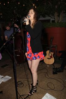 Leighton Meester feet photo thumbnail