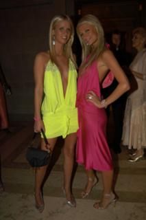 Paris Hilton feet photo thumbnail