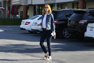 Emma Stone feet photo thumbnail