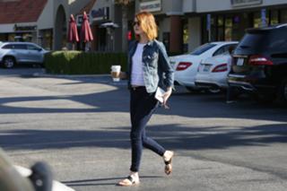Emma Stone feet photo thumbnail