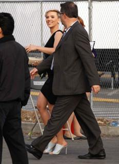 Scarlett Johansson feet photo thumbnail