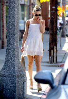 Kate Hudson feet photo thumbnail