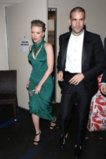Scarlett Johansson feet photo thumbnail