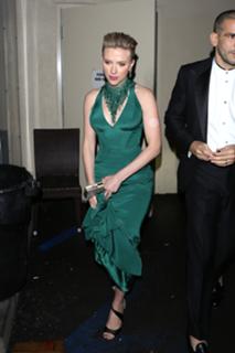 Scarlett Johansson feet photo thumbnail