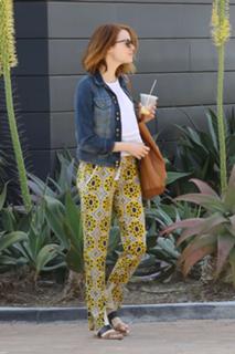 Emma Stone feet photo thumbnail