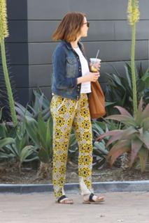 Emma Stone feet photo thumbnail