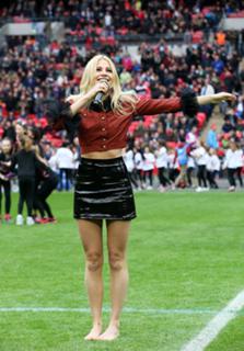 Pixie Lott feet photo thumbnail